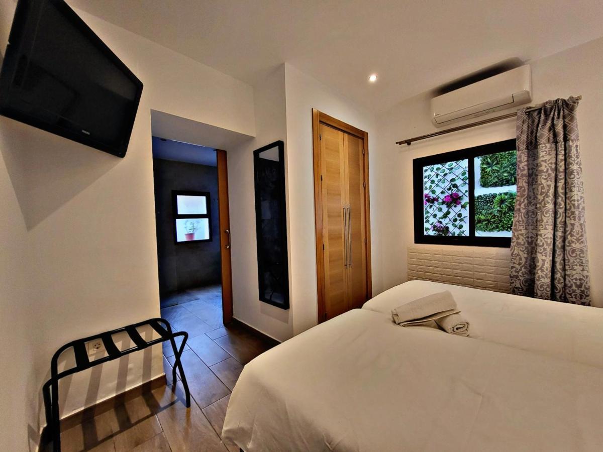 Hotel Lucero 12 à Marbellac Extérieur photo