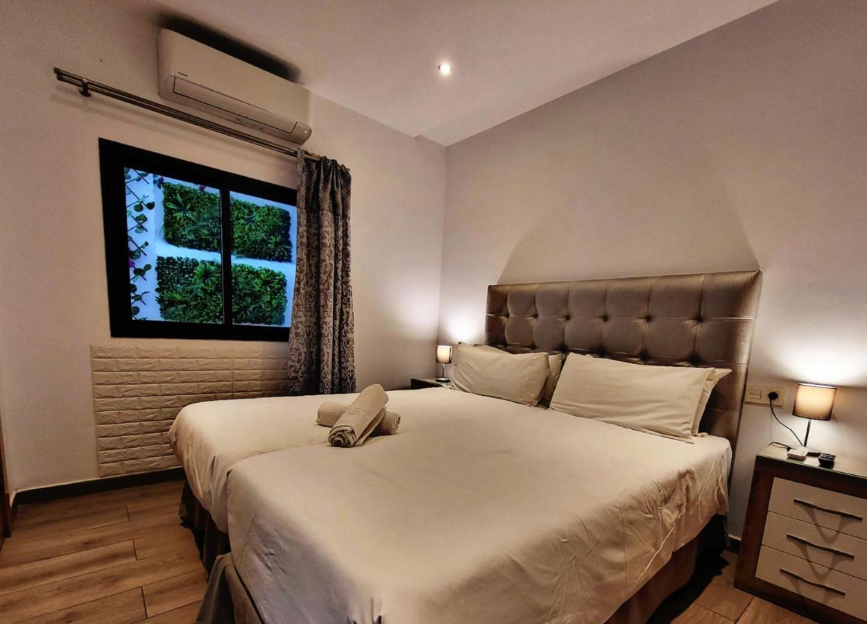 Hotel Lucero 12 à Marbellac Extérieur photo